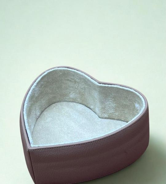 Leather heart box