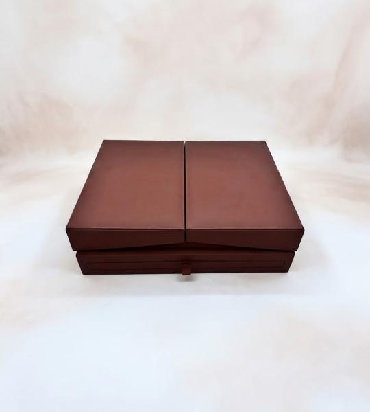 The Royal Reveal Box